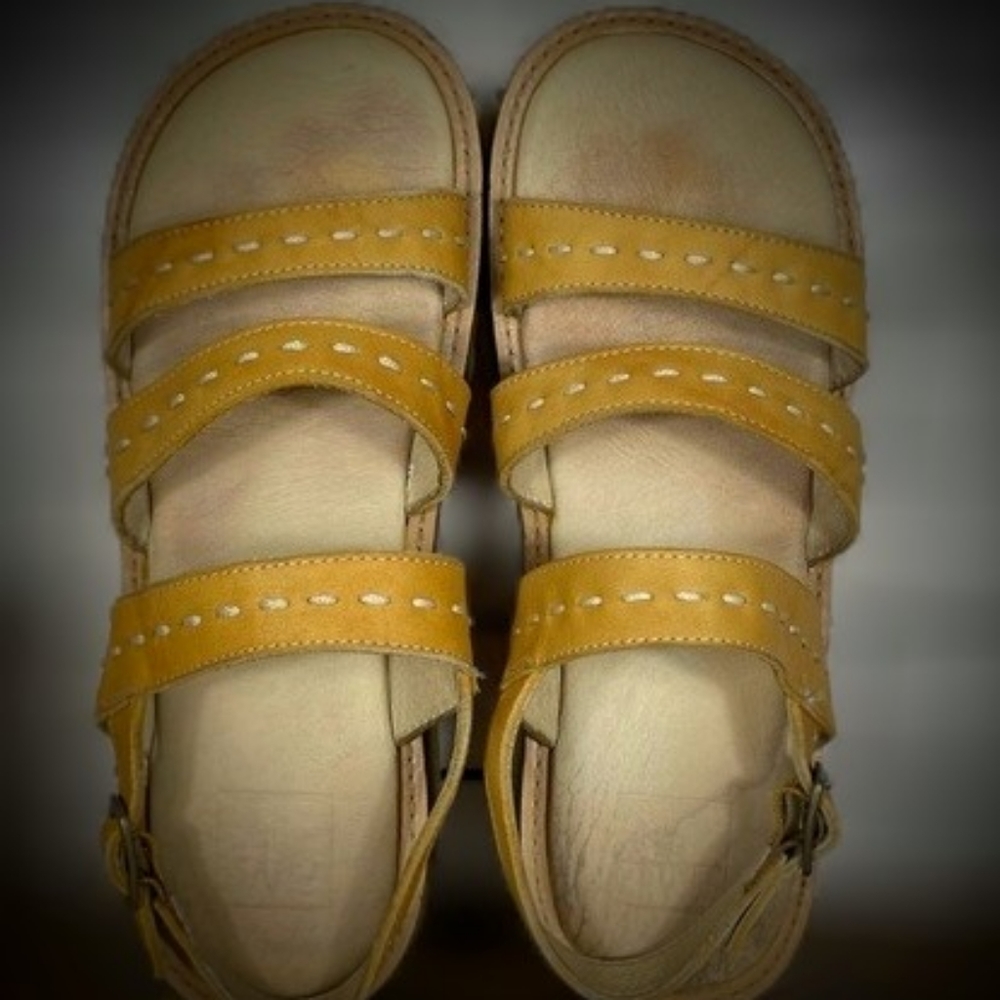 sunflower Frye Hobart 3 Band Sandals